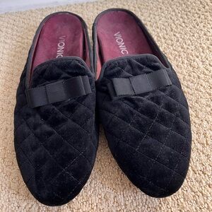 Vionic Women's Black Quilted Slip-On bow Shoes